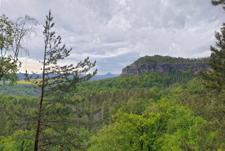 Neben dem Einstieg, Blick auf den Teufelsturm